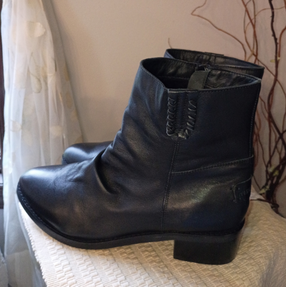NWT.Musse&Cloud Elegant Black Leather Ankle Boots Size10